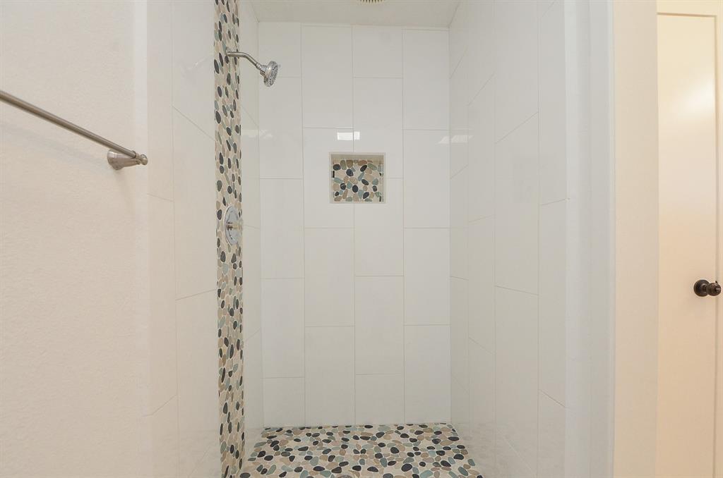 4802 1 Briarbend Drive, Houston, Texas 77035, 3 Bedrooms Bedrooms, 7 Rooms Rooms,2 BathroomsBathrooms,Single-family,For Sale,Briarbend,79924584