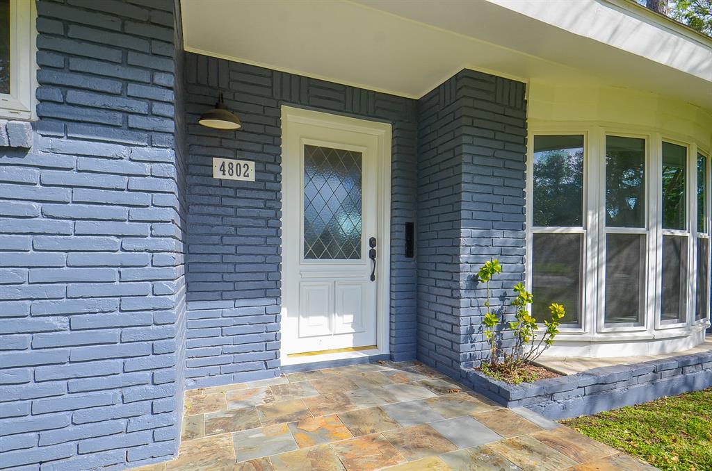 4802 1 Briarbend Drive, Houston, Texas 77035, 3 Bedrooms Bedrooms, 7 Rooms Rooms,2 BathroomsBathrooms,Single-family,For Sale,Briarbend,79924584