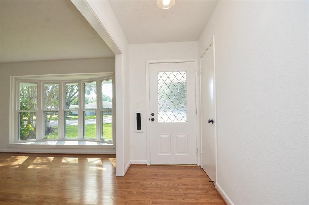 4802 1 Briarbend Drive, Houston, Texas 77035, 3 Bedrooms Bedrooms, 7 Rooms Rooms,2 BathroomsBathrooms,Single-family,For Sale,Briarbend,79924584