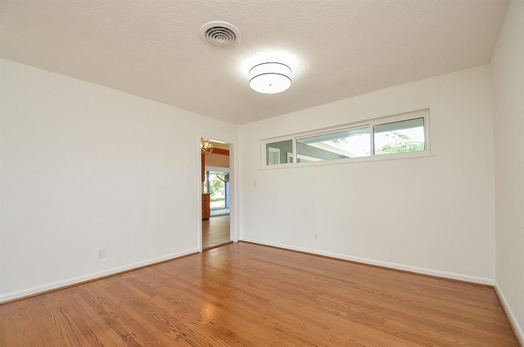 4802 1 Briarbend Drive, Houston, Texas 77035, 3 Bedrooms Bedrooms, 7 Rooms Rooms,2 BathroomsBathrooms,Single-family,For Sale,Briarbend,79924584