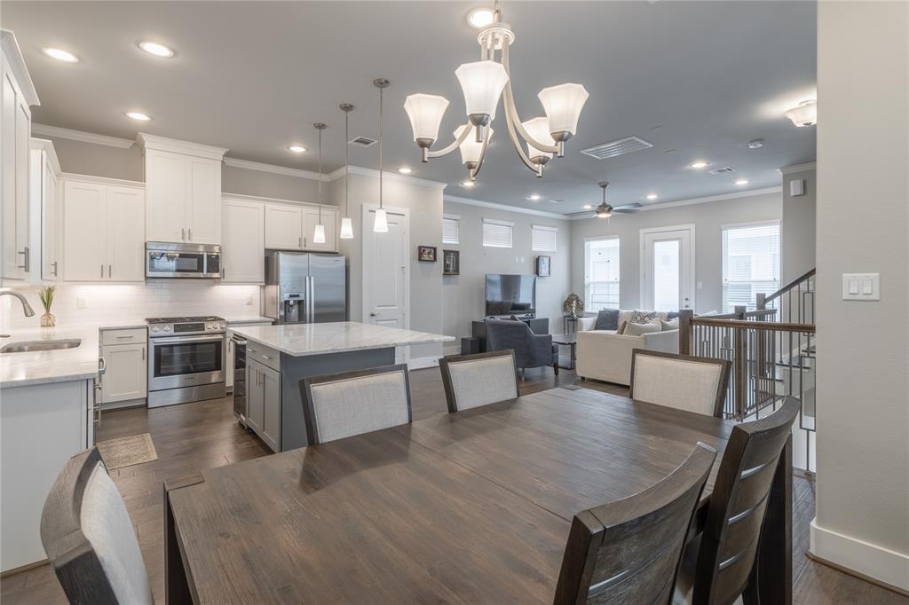 414 3 28th Street, Houston, Texas 77008, 3 Bedrooms Bedrooms, 6 Rooms Rooms,3 BathroomsBathrooms,Single-family,For Sale,28th,51270167