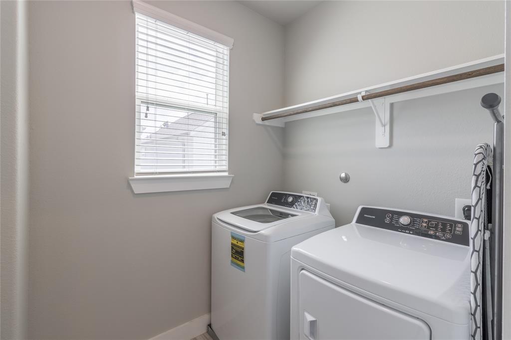 414 3 28th Street, Houston, Texas 77008, 3 Bedrooms Bedrooms, 6 Rooms Rooms,3 BathroomsBathrooms,Single-family,For Sale,28th,51270167