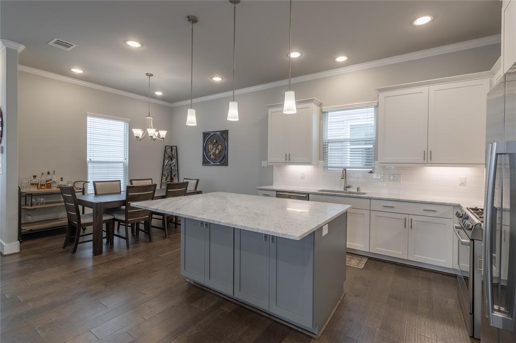 414 3 28th Street, Houston, Texas 77008, 3 Bedrooms Bedrooms, 6 Rooms Rooms,3 BathroomsBathrooms,Single-family,For Sale,28th,51270167