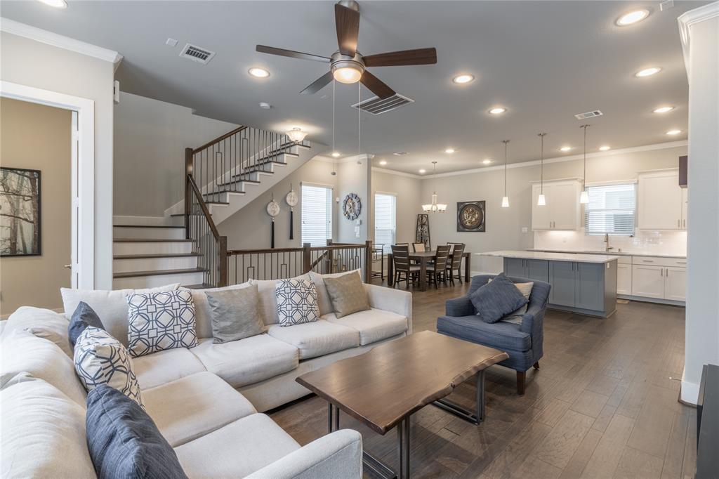 414 3 28th Street, Houston, Texas 77008, 3 Bedrooms Bedrooms, 6 Rooms Rooms,3 BathroomsBathrooms,Single-family,For Sale,28th,51270167