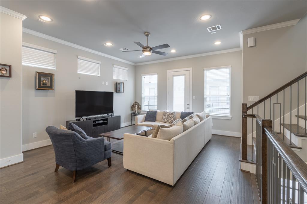 414 3 28th Street, Houston, Texas 77008, 3 Bedrooms Bedrooms, 6 Rooms Rooms,3 BathroomsBathrooms,Single-family,For Sale,28th,51270167