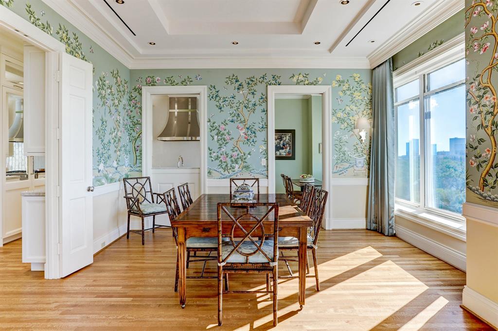 2121 Kirby Drive, Houston, Texas 77019, 2 Bedrooms Bedrooms, 7 Rooms Rooms,3 BathroomsBathrooms,Mid/hi-rise Condo,For Sale,THE HUNTINGDON,Kirby,81445428