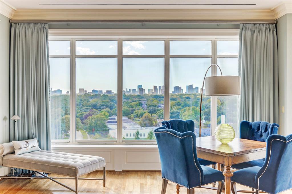 2121 Kirby Drive, Houston, Texas 77019, 2 Bedrooms Bedrooms, 7 Rooms Rooms,3 BathroomsBathrooms,Mid/hi-rise Condo,For Sale,THE HUNTINGDON,Kirby,81445428