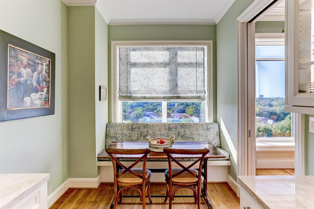 2121 Kirby Drive, Houston, Texas 77019, 2 Bedrooms Bedrooms, 7 Rooms Rooms,3 BathroomsBathrooms,Mid/hi-rise Condo,For Sale,THE HUNTINGDON,Kirby,81445428
