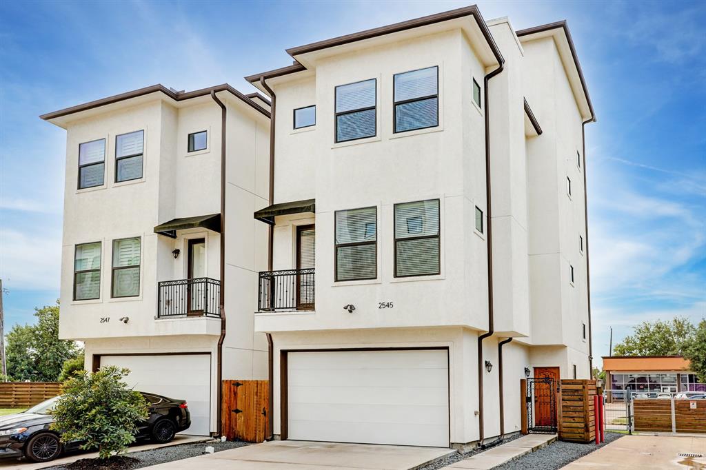 2545 4 Calumet Street, Houston, Texas 77004, 3 Bedrooms Bedrooms, 6 Rooms Rooms,3 BathroomsBathrooms,Single-family,For Sale,Calumet,69461907