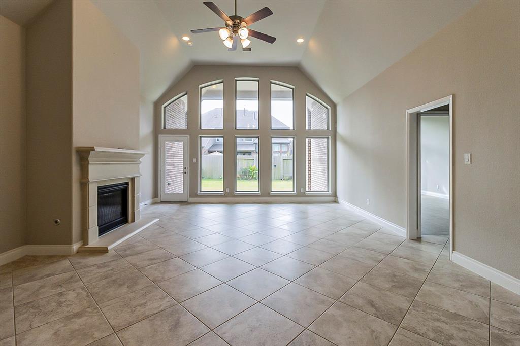 13612 1 Lightning Falls Lane, Pearland, Texas 77584, 4 Bedrooms Bedrooms, 4 Rooms Rooms,3 BathroomsBathrooms,Single-family,For Sale,Lightning Falls,33721509