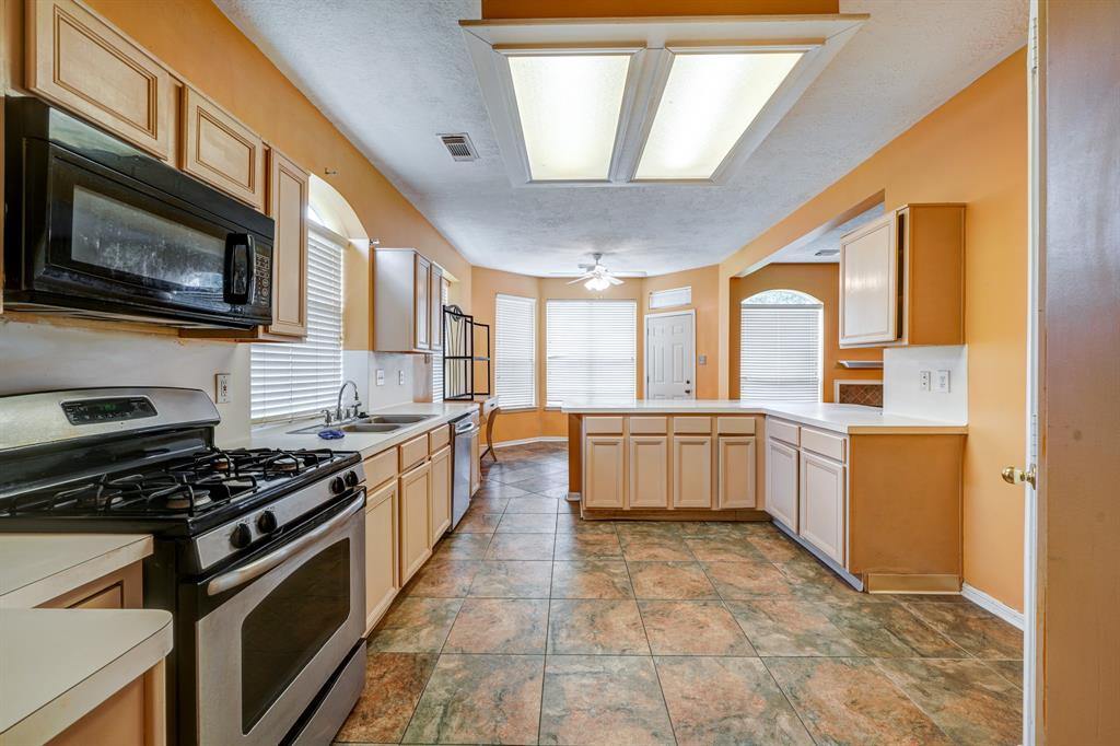 16039 2 Williwaw Drive, Houston, Texas 77083, 6 Bedrooms Bedrooms, 12 Rooms Rooms,3 BathroomsBathrooms,Single-family,For Sale,Williwaw,83897855