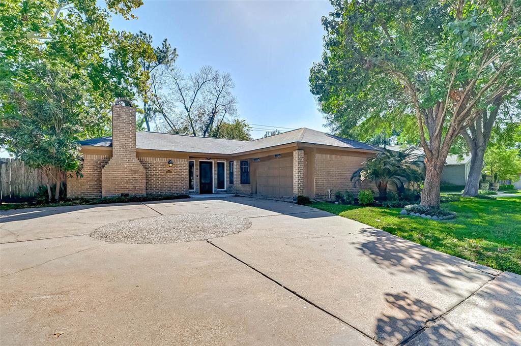 10035 1 Locke Lane, Houston, Texas 77042, 3 Bedrooms Bedrooms, 6 Rooms Rooms,2 BathroomsBathrooms,Single-family,For Sale,Locke,31125894