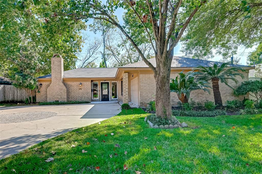 10035 1 Locke Lane, Houston, Texas 77042, 3 Bedrooms Bedrooms, 6 Rooms Rooms,2 BathroomsBathrooms,Single-family,For Sale,Locke,31125894