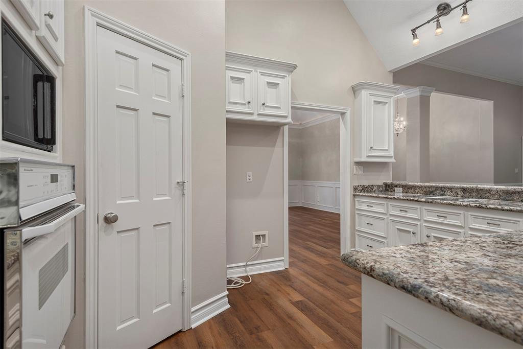 17 1 Fairfield Drive, Montgomery, Texas 77356, 3 Bedrooms Bedrooms, 9 Rooms Rooms,2 BathroomsBathrooms,Single-family,For Sale,Fairfield,85249525