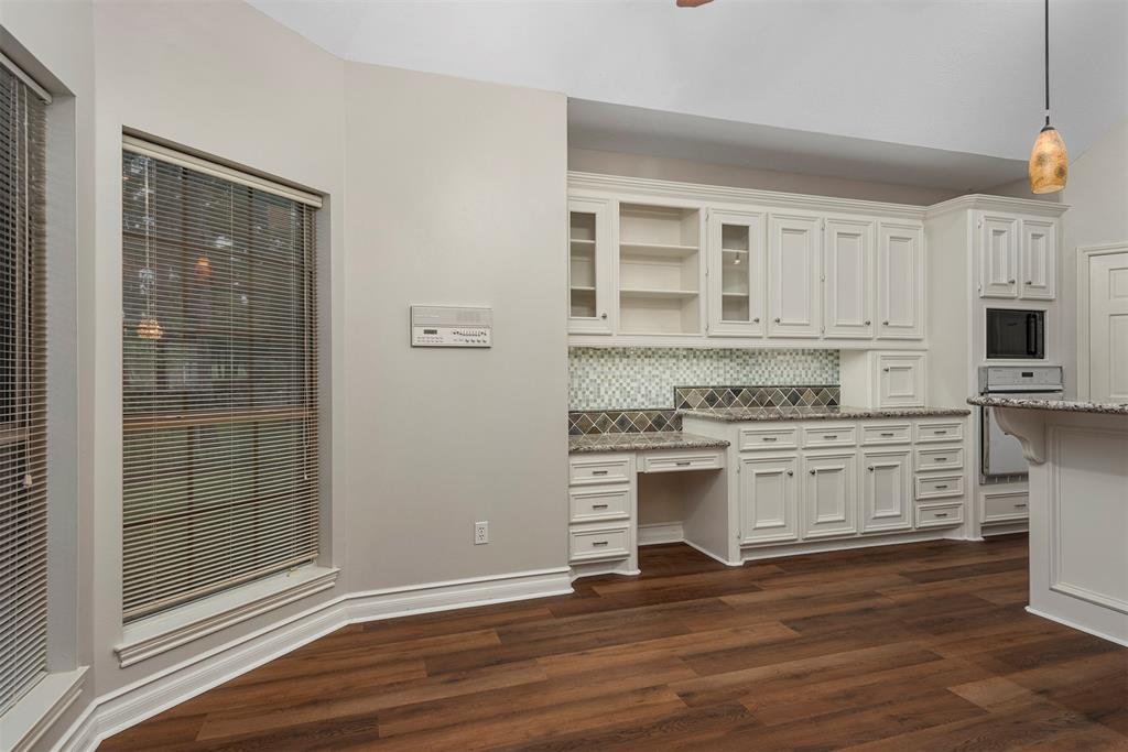 17 1 Fairfield Drive, Montgomery, Texas 77356, 3 Bedrooms Bedrooms, 9 Rooms Rooms,2 BathroomsBathrooms,Single-family,For Sale,Fairfield,85249525