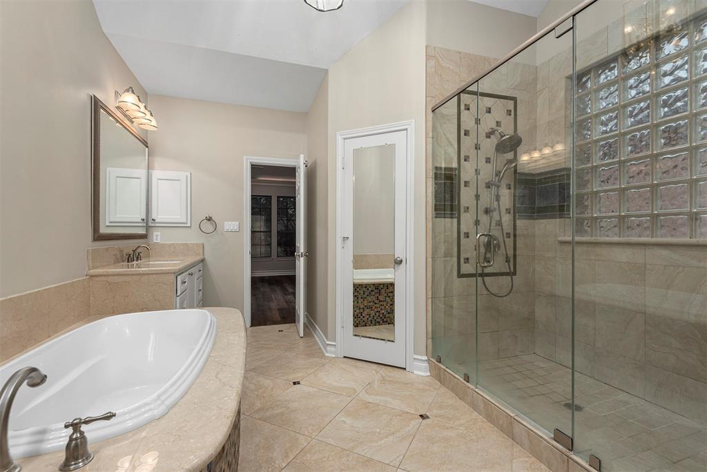 17 1 Fairfield Drive, Montgomery, Texas 77356, 3 Bedrooms Bedrooms, 9 Rooms Rooms,2 BathroomsBathrooms,Single-family,For Sale,Fairfield,85249525