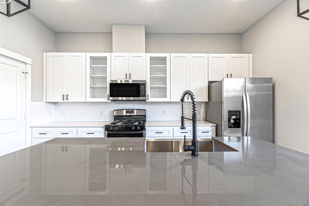 826 3 Berry Sage Lane, Houston, Texas 77022, 4 Bedrooms Bedrooms, 8 Rooms Rooms,2 BathroomsBathrooms,Single-family,For Sale,Berry Sage,57341389