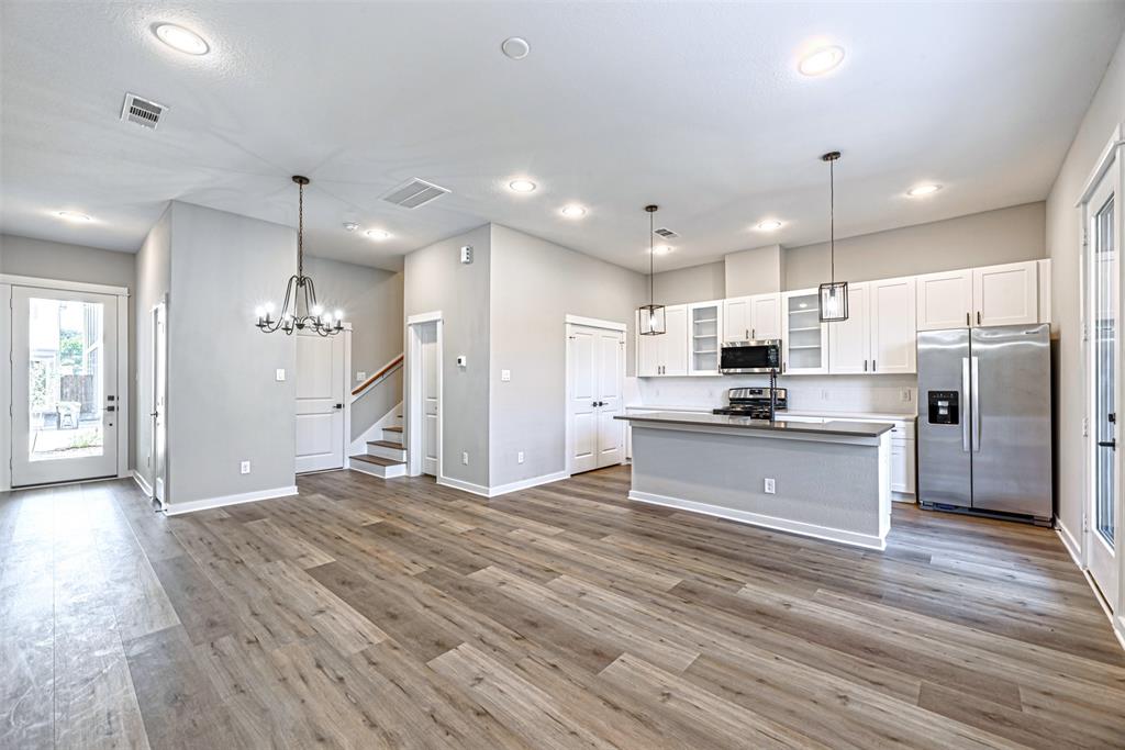 826 3 Berry Sage Lane, Houston, Texas 77022, 4 Bedrooms Bedrooms, 8 Rooms Rooms,2 BathroomsBathrooms,Single-family,For Sale,Berry Sage,57341389