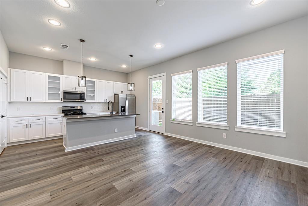 826 3 Berry Sage Lane, Houston, Texas 77022, 4 Bedrooms Bedrooms, 8 Rooms Rooms,2 BathroomsBathrooms,Single-family,For Sale,Berry Sage,57341389