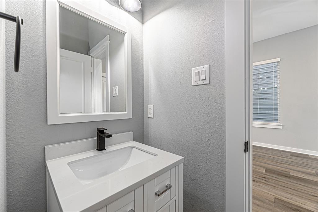 826 3 Berry Sage Lane, Houston, Texas 77022, 4 Bedrooms Bedrooms, 8 Rooms Rooms,2 BathroomsBathrooms,Single-family,For Sale,Berry Sage,57341389