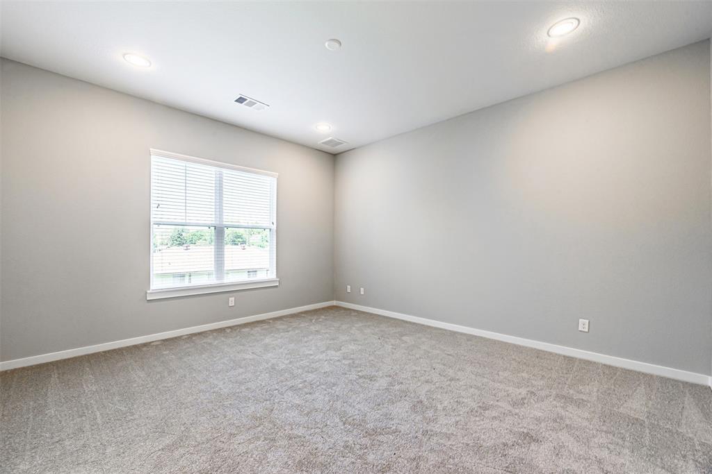 826 3 Berry Sage Lane, Houston, Texas 77022, 4 Bedrooms Bedrooms, 8 Rooms Rooms,2 BathroomsBathrooms,Single-family,For Sale,Berry Sage,57341389