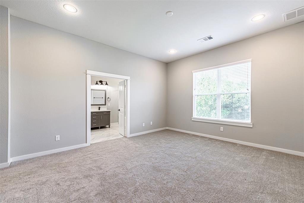 826 3 Berry Sage Lane, Houston, Texas 77022, 4 Bedrooms Bedrooms, 8 Rooms Rooms,2 BathroomsBathrooms,Single-family,For Sale,Berry Sage,57341389