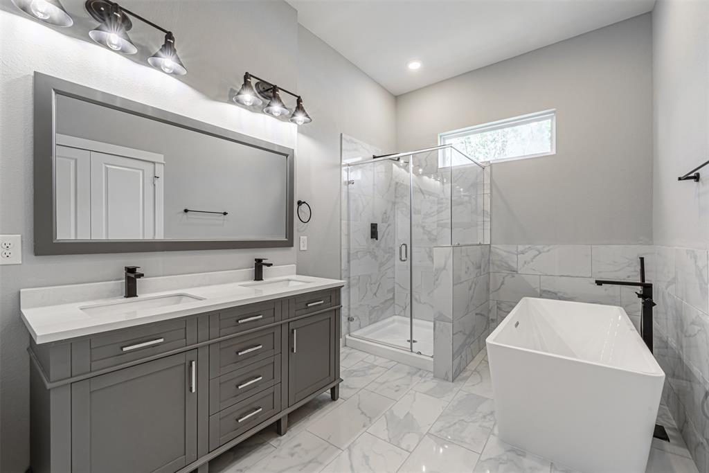 826 3 Berry Sage Lane, Houston, Texas 77022, 4 Bedrooms Bedrooms, 8 Rooms Rooms,2 BathroomsBathrooms,Single-family,For Sale,Berry Sage,57341389
