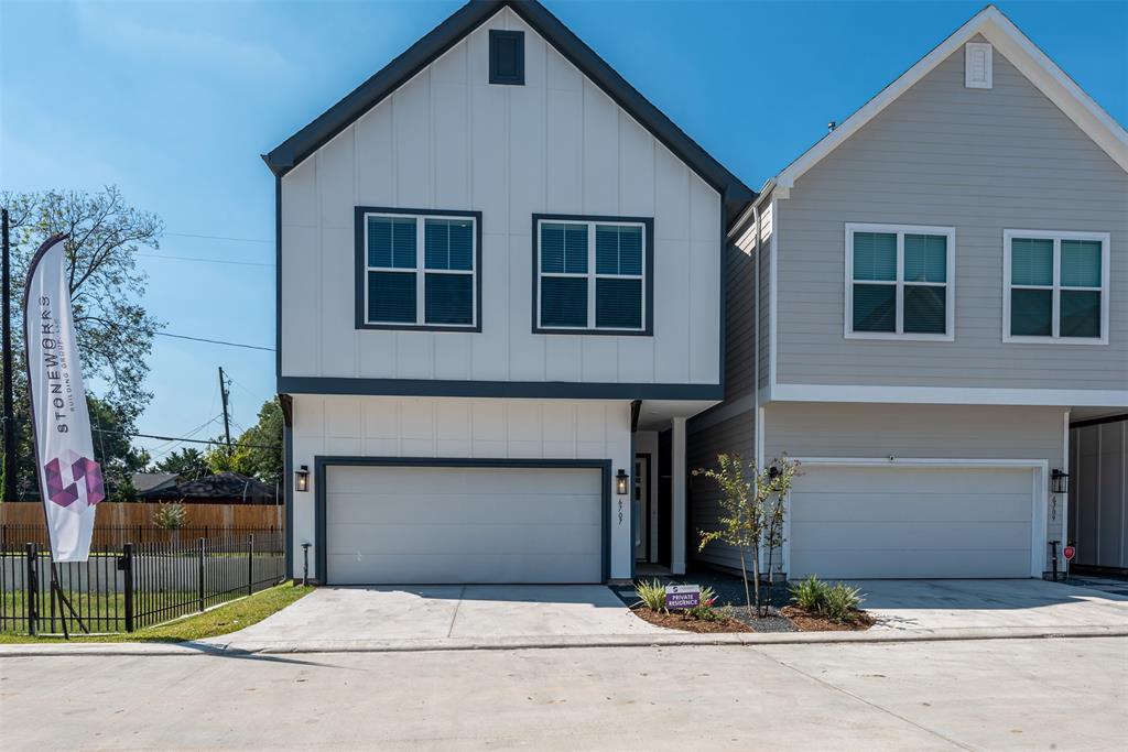 826 3 Berry Sage Lane, Houston, Texas 77022, 4 Bedrooms Bedrooms, 8 Rooms Rooms,2 BathroomsBathrooms,Single-family,For Sale,Berry Sage,57341389