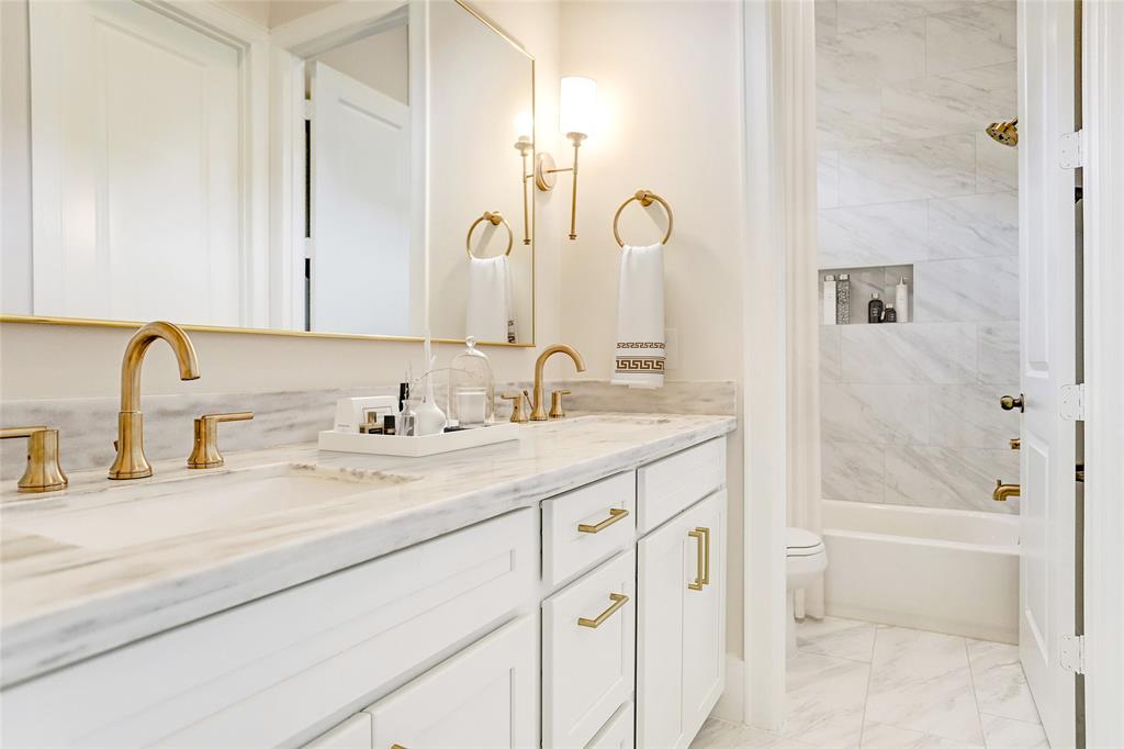 535 2 27th St, Houston, Texas 77008, 3 Bedrooms Bedrooms, 3 Rooms Rooms,2 BathroomsBathrooms,Single-family,For Sale,27th St,74460824