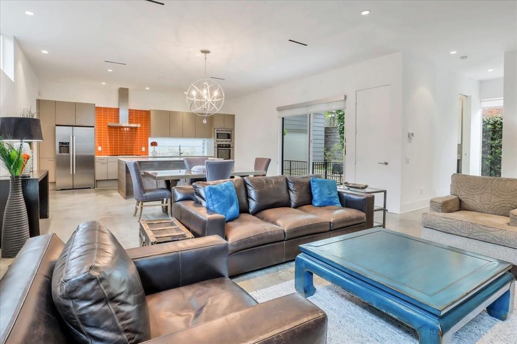 1830 3 Palm Street, Houston, Texas 77004, 4 Bedrooms Bedrooms, 8 Rooms Rooms,3 BathroomsBathrooms,Single-family,For Sale,Palm,71729140