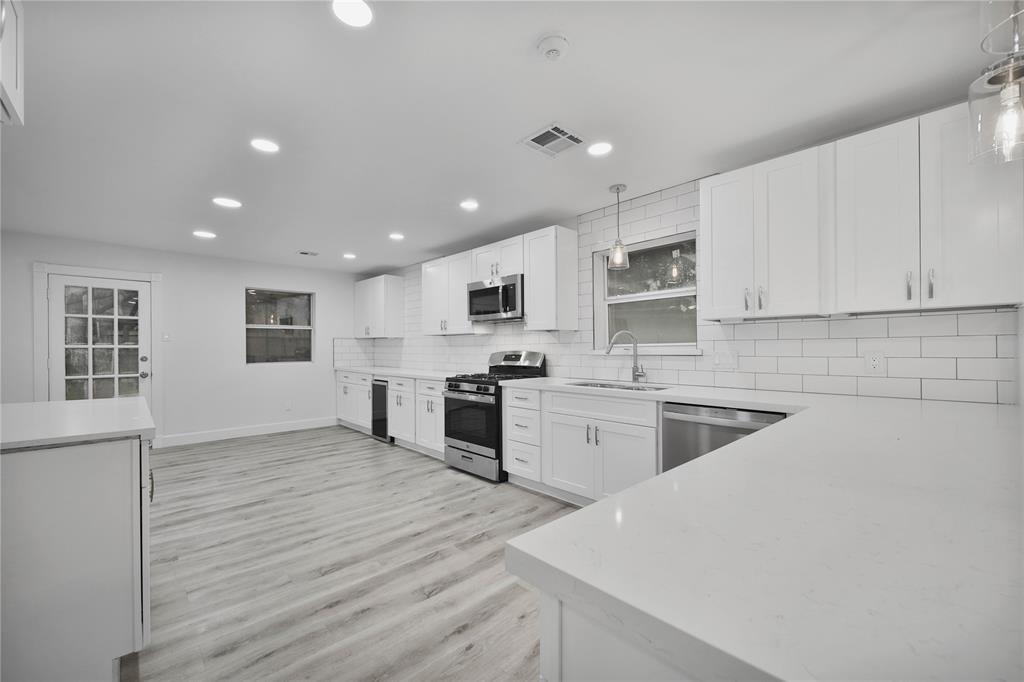 11627 1 Ashcroft Drive, Houston, Texas 77035, 3 Bedrooms Bedrooms, 7 Rooms Rooms,2 BathroomsBathrooms,Single-family,For Sale,Ashcroft,81772032