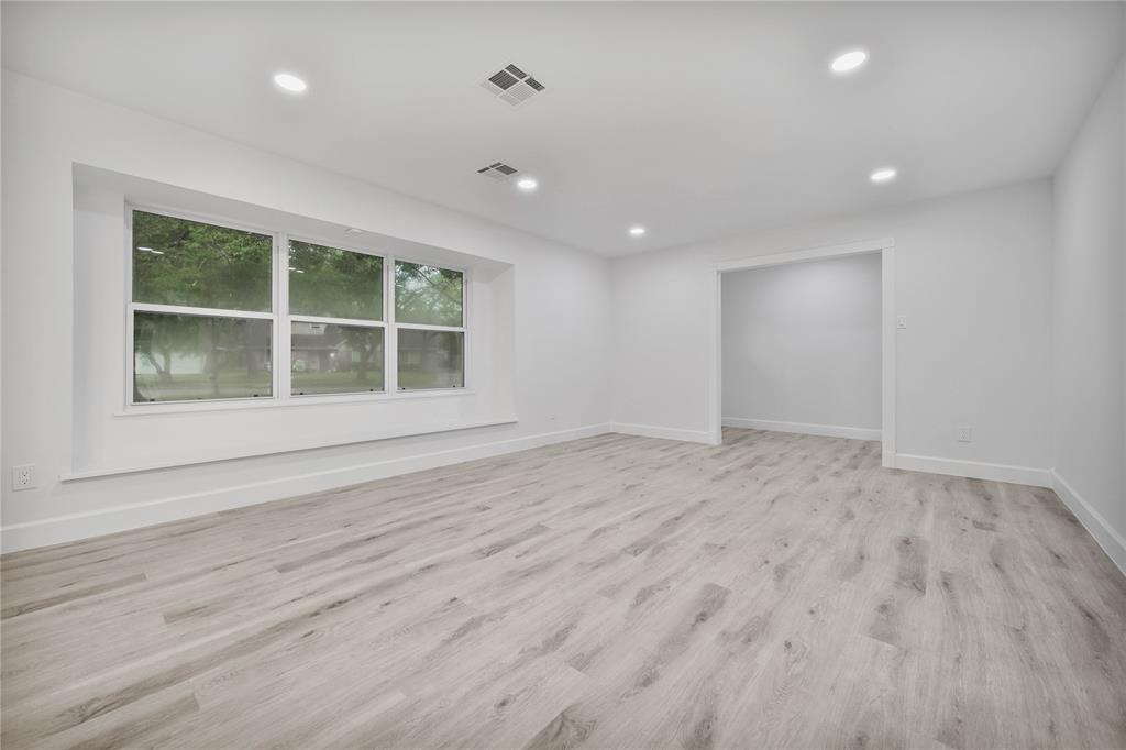 11627 1 Ashcroft Drive, Houston, Texas 77035, 3 Bedrooms Bedrooms, 7 Rooms Rooms,2 BathroomsBathrooms,Single-family,For Sale,Ashcroft,81772032