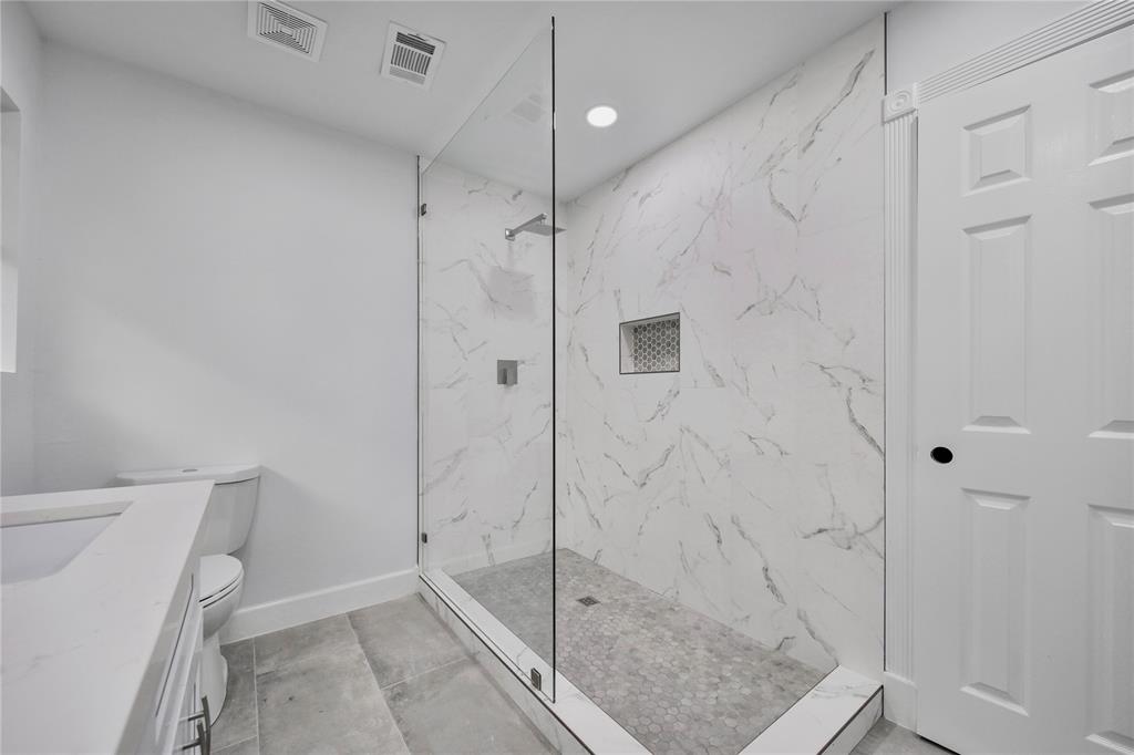 11627 1 Ashcroft Drive, Houston, Texas 77035, 3 Bedrooms Bedrooms, 7 Rooms Rooms,2 BathroomsBathrooms,Single-family,For Sale,Ashcroft,81772032