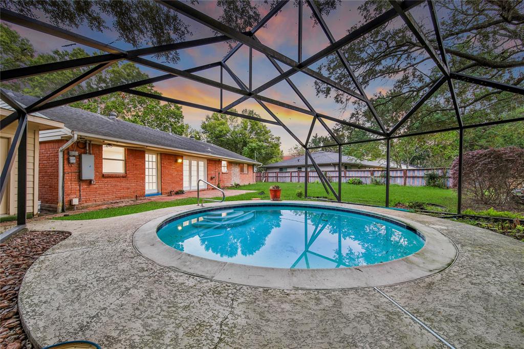 11627 1 Ashcroft Drive, Houston, Texas 77035, 3 Bedrooms Bedrooms, 7 Rooms Rooms,2 BathroomsBathrooms,Single-family,For Sale,Ashcroft,81772032