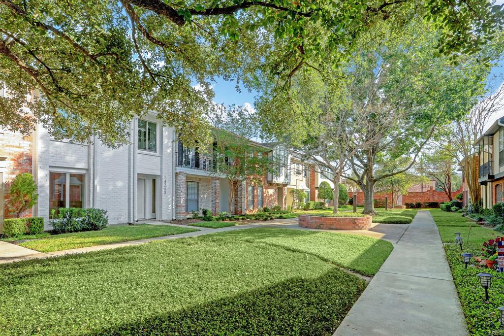 14263 2 Misty Meadow Lane, Houston, Texas 77079, 2 Bedrooms Bedrooms, 4 Rooms Rooms,2 BathroomsBathrooms,Townhouse/condo,For Sale,Misty Meadow,76857094