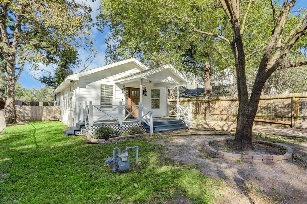 1737 1 22nd Street, Houston, Texas 77008, 2 Bedrooms Bedrooms, 7 Rooms Rooms,1 BathroomBathrooms,Single-family,For Sale,22nd,24139789