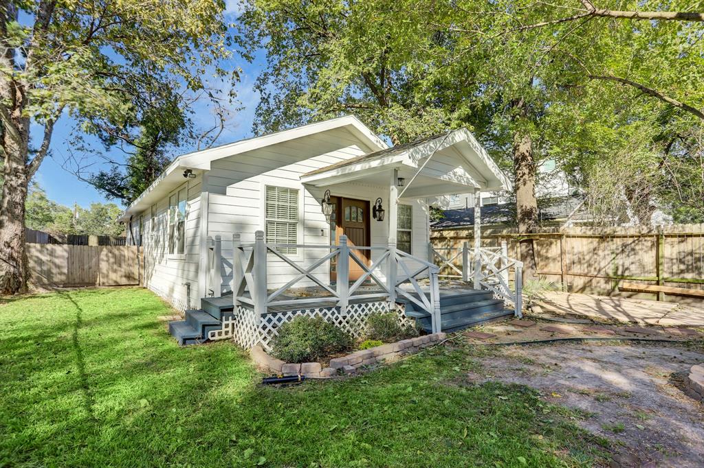 1737 1 22nd Street, Houston, Texas 77008, 2 Bedrooms Bedrooms, 7 Rooms Rooms,1 BathroomBathrooms,Single-family,For Sale,22nd,24139789