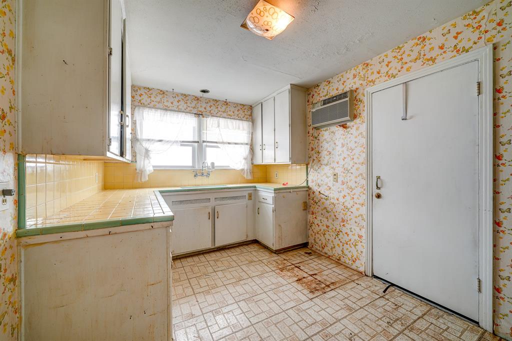 5542 1 Navarro Street, Houston, Texas 77056, 3 Bedrooms Bedrooms, 7 Rooms Rooms,1 BathroomBathrooms,Single-family,For Sale,Navarro,67150529