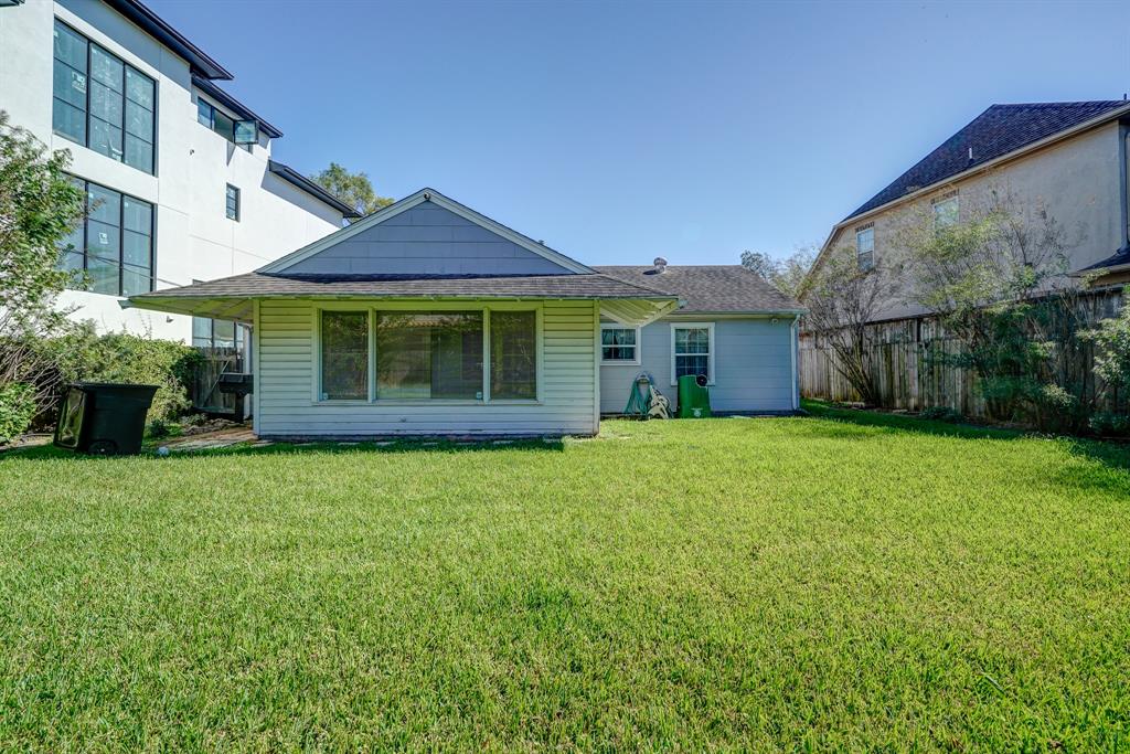 5542 1 Navarro Street, Houston, Texas 77056, 3 Bedrooms Bedrooms, 7 Rooms Rooms,1 BathroomBathrooms,Single-family,For Sale,Navarro,67150529