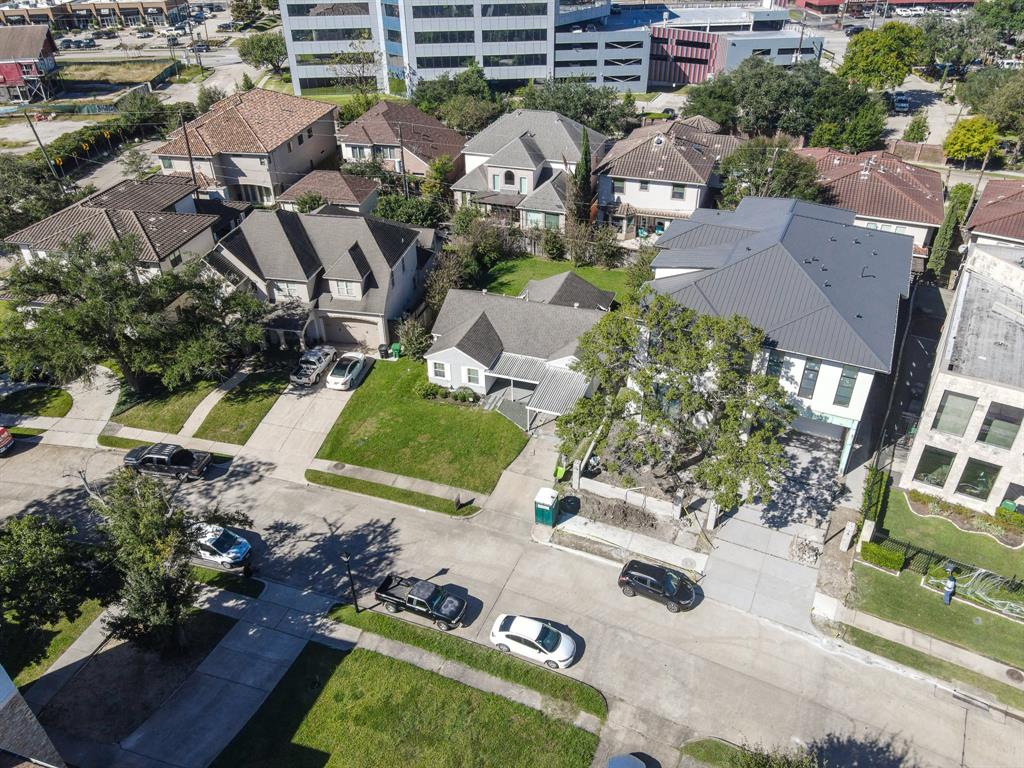 5542 1 Navarro Street, Houston, Texas 77056, 3 Bedrooms Bedrooms, 7 Rooms Rooms,1 BathroomBathrooms,Single-family,For Sale,Navarro,67150529