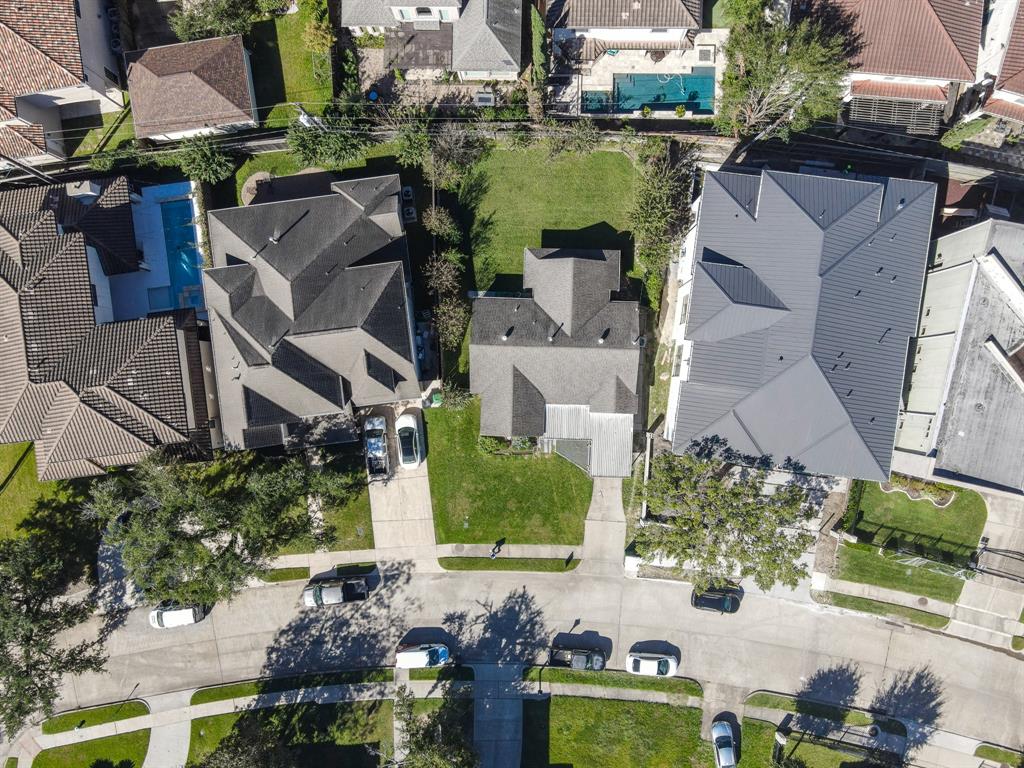 5542 1 Navarro Street, Houston, Texas 77056, 3 Bedrooms Bedrooms, 7 Rooms Rooms,1 BathroomBathrooms,Single-family,For Sale,Navarro,67150529