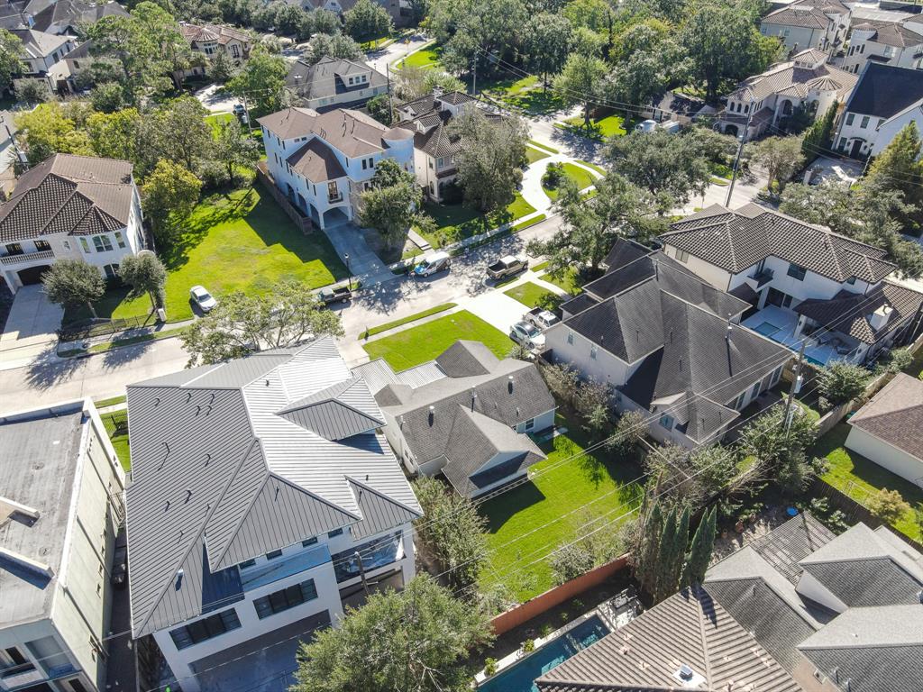 5542 1 Navarro Street, Houston, Texas 77056, 3 Bedrooms Bedrooms, 7 Rooms Rooms,1 BathroomBathrooms,Single-family,For Sale,Navarro,67150529