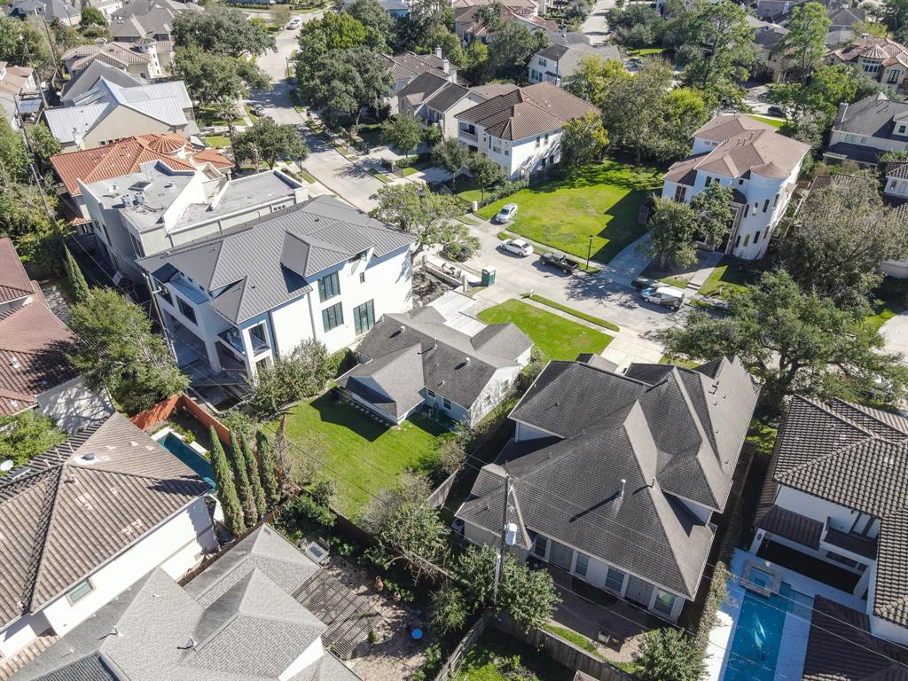 5542 1 Navarro Street, Houston, Texas 77056, 3 Bedrooms Bedrooms, 7 Rooms Rooms,1 BathroomBathrooms,Single-family,For Sale,Navarro,67150529