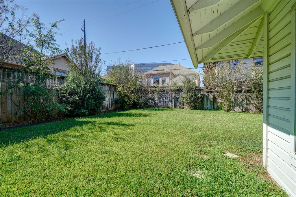 5542 1 Navarro Street, Houston, Texas 77056, 3 Bedrooms Bedrooms, 7 Rooms Rooms,1 BathroomBathrooms,Single-family,For Sale,Navarro,67150529