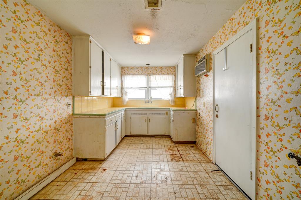 5542 1 Navarro Street, Houston, Texas 77056, 3 Bedrooms Bedrooms, 7 Rooms Rooms,1 BathroomBathrooms,Single-family,For Sale,Navarro,67150529