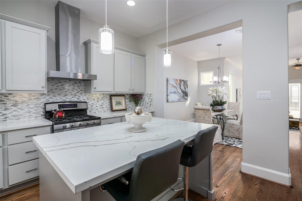 939 4 Queen Annes Road, Houston, Texas 77024, 3 Bedrooms Bedrooms, 6 Rooms Rooms,3 BathroomsBathrooms,Single-family,For Sale,Queen Annes,88181232