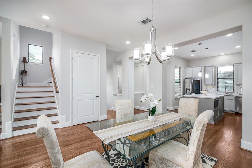 939 4 Queen Annes Road, Houston, Texas 77024, 3 Bedrooms Bedrooms, 6 Rooms Rooms,3 BathroomsBathrooms,Single-family,For Sale,Queen Annes,88181232
