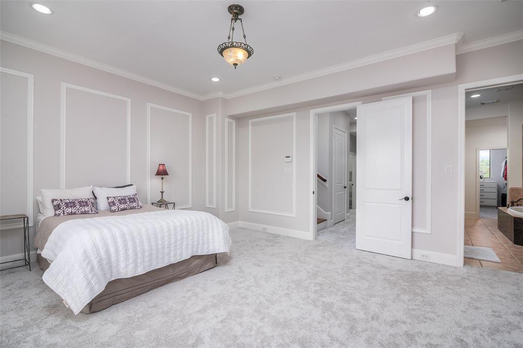 939 4 Queen Annes Road, Houston, Texas 77024, 3 Bedrooms Bedrooms, 6 Rooms Rooms,3 BathroomsBathrooms,Single-family,For Sale,Queen Annes,88181232