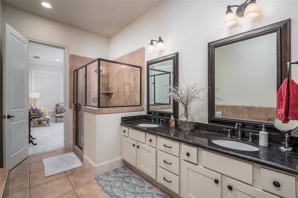 939 4 Queen Annes Road, Houston, Texas 77024, 3 Bedrooms Bedrooms, 6 Rooms Rooms,3 BathroomsBathrooms,Single-family,For Sale,Queen Annes,88181232