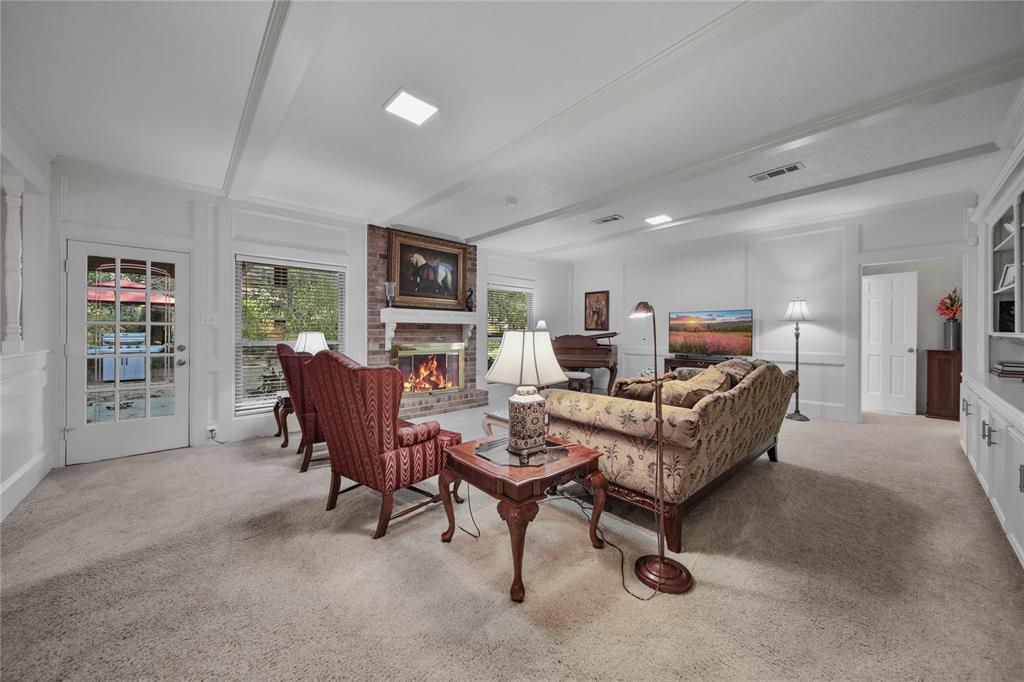 2415 Villa Creek Drive